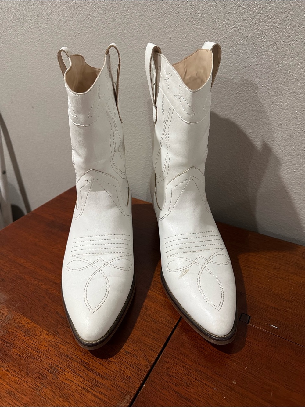 Modatape White Pleather Western Cowboy Boots